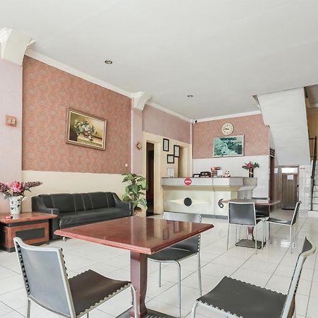 Oyo 93046 Hotel Fortuna Parepare Εξωτερικό φωτογραφία