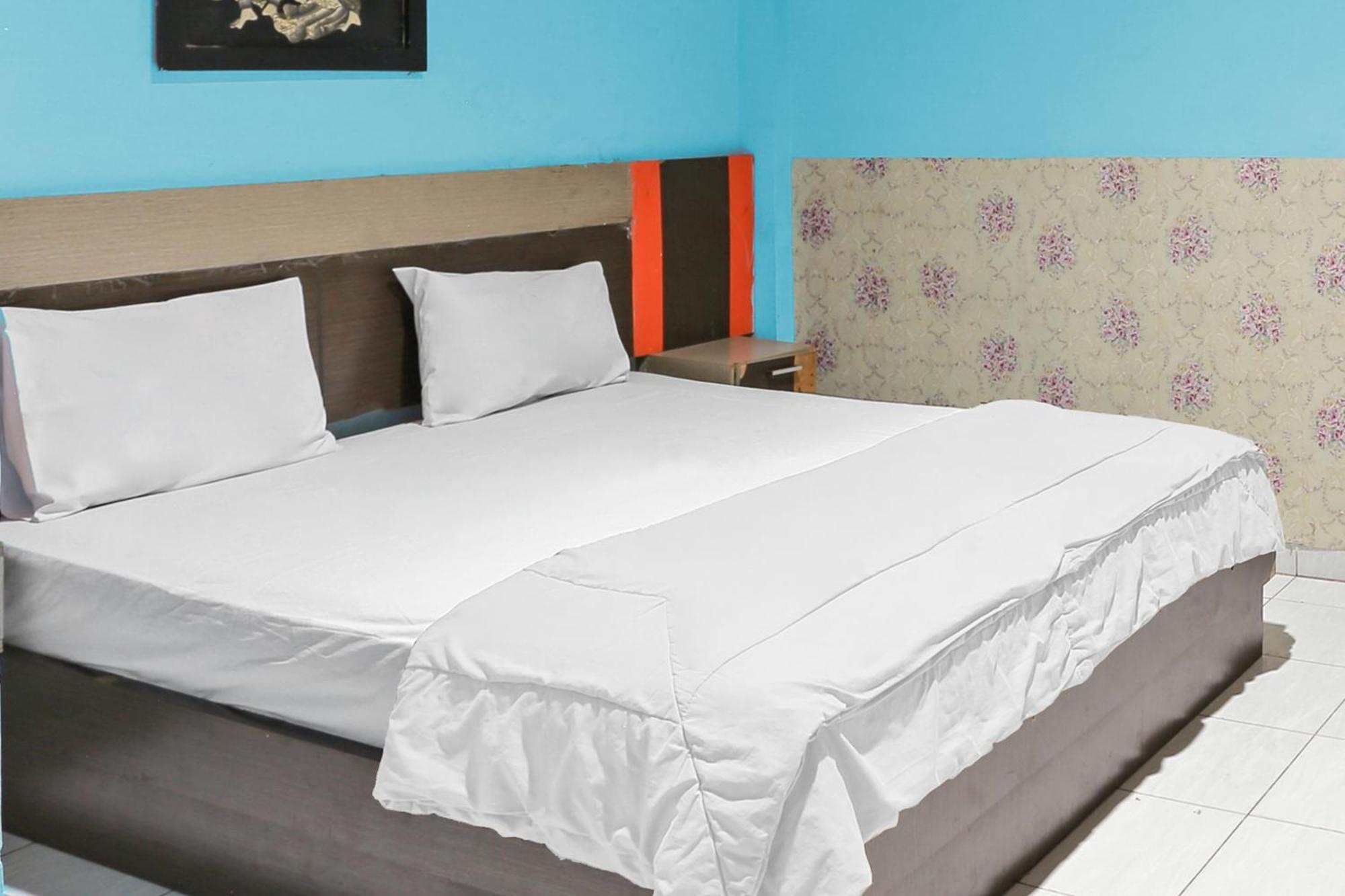 Oyo 93046 Hotel Fortuna Parepare Εξωτερικό φωτογραφία