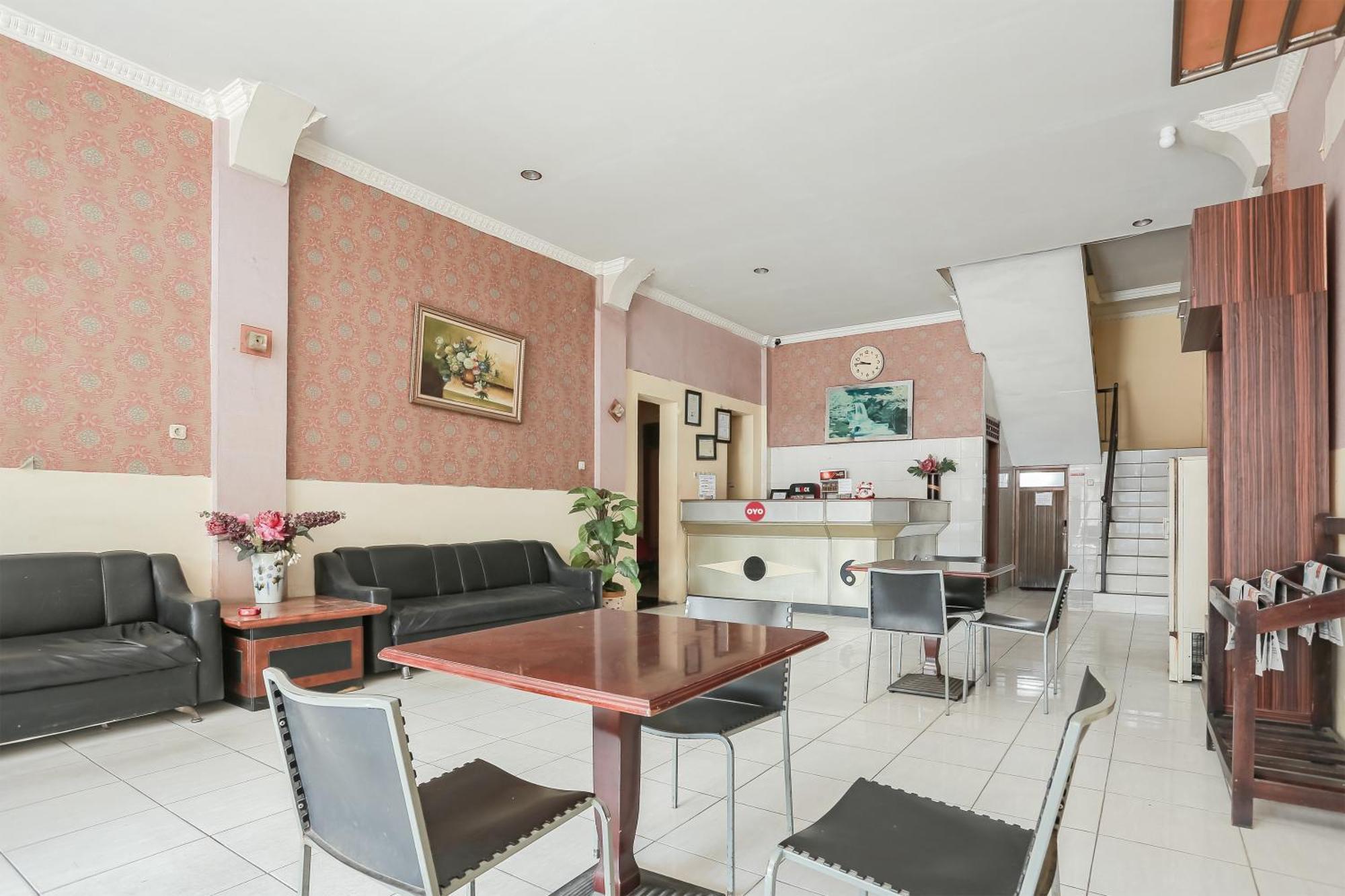 Oyo 93046 Hotel Fortuna Parepare Εξωτερικό φωτογραφία