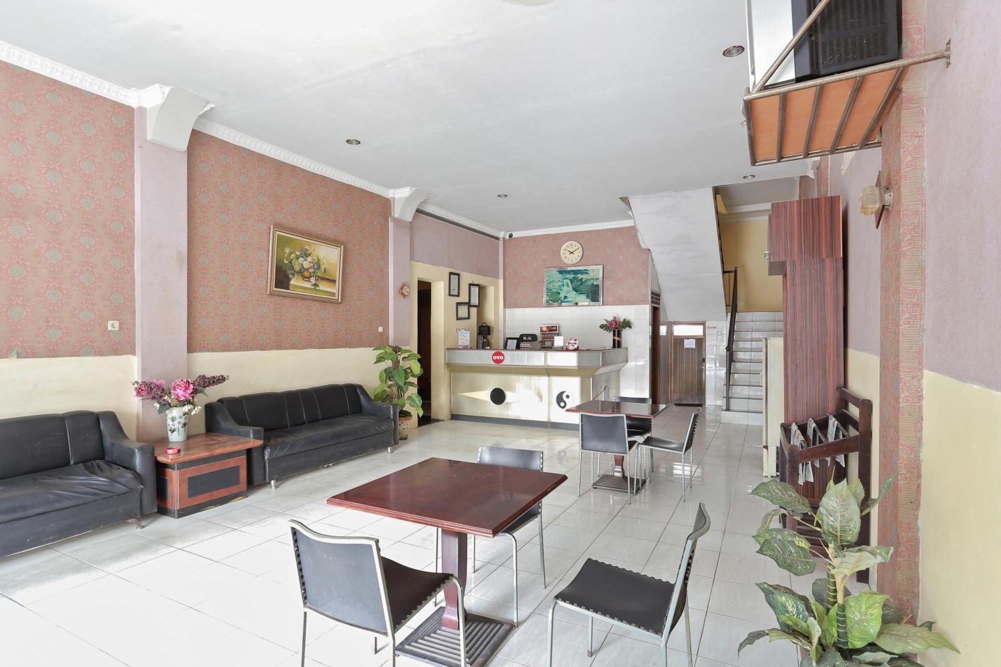 Oyo 93046 Hotel Fortuna Parepare Εξωτερικό φωτογραφία
